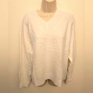 NWT Banana Republic Ladies Off White V-Neck Sweater